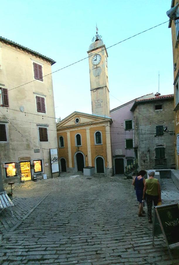 Cozy Studio Apartment Leprin In Labin Old Town Exterior photo
