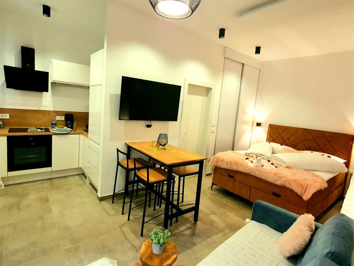 Cozy Studio Apartment Leprin In Labin Old Town Exterior photo