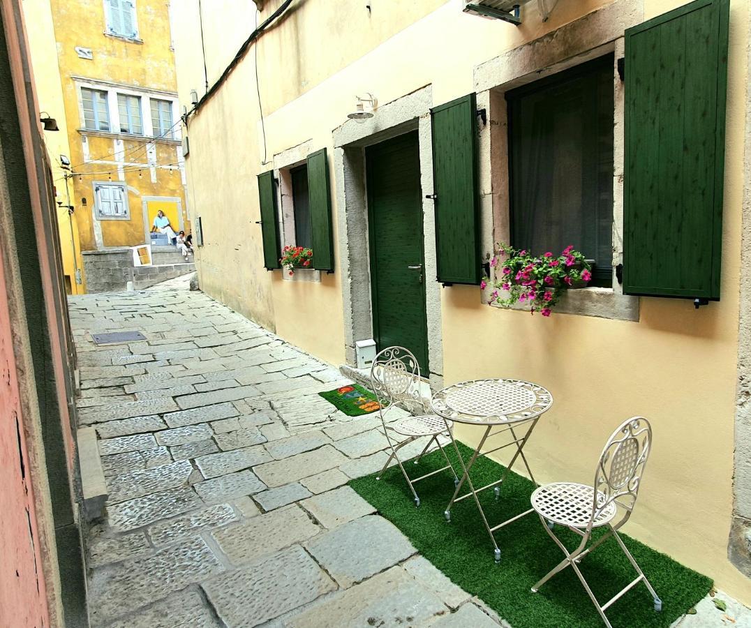 Cozy Studio Apartment Leprin In Labin Old Town Exterior photo